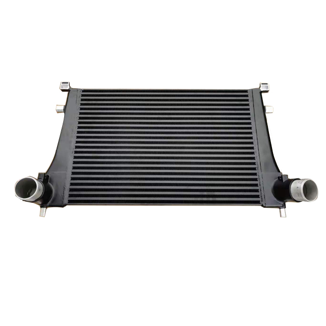 中冷器的作用是降低發(fā)動機的進氣溫度