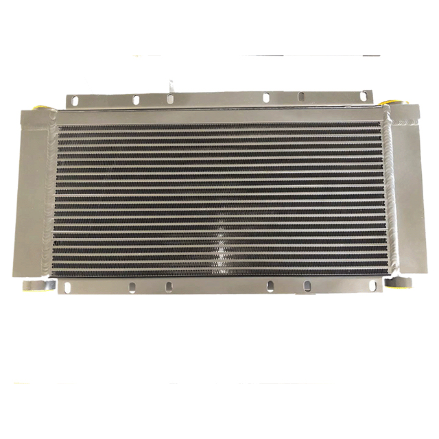 當中冷器冷卻不良時將導致發(fā)動機動力不足油耗增加